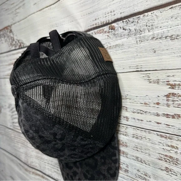 NWOT CC HAT PONY TAIL CRISS CROSS GRAY LEOPARD CHEETAH PRINT BASEBALL CAP BLACK - Picture 3 of 9